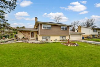 8944 S 85th Ct, Hickory Hills, IL 60457