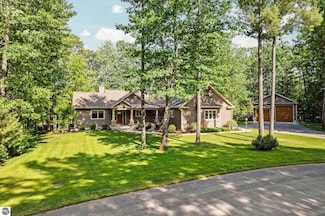 256 Sunview Ct, Fife Lake, MI 49633
