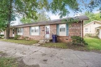 1446 E Cairo St, Springfield, MO 65802