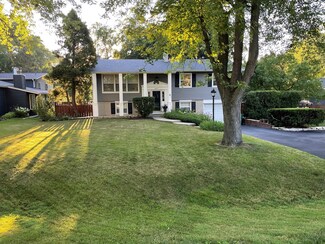0N367 Peter Rd, Winfield, IL 60190