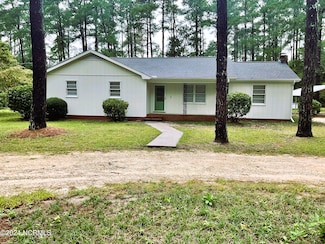 244 Mckenzie Ln, Aberdeen, NC 28315