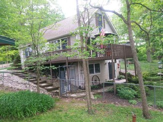 5600 W Partridge Dr, Mentone, IN 46539