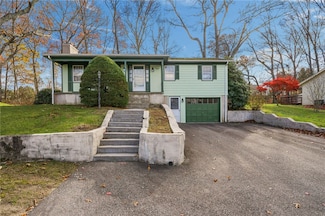 76 Sycamore Dr, West Warwick, RI 02893