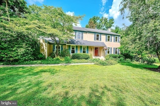 2390 Pineview Dr, Malvern, PA 19355