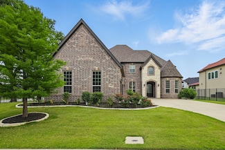 6301 Via Italia Dr, Lewisville, TX 75077