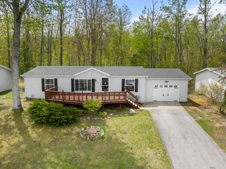 7245-83 Upper Kelsey Dr, Charlevoix, MI 49720