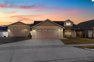 8265 W Splitrail Ave, Rathdrum, ID 83858
