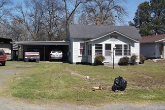 909 E 2nd St, Stuttgart, AR 72160