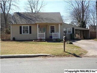 2038 Stanford Dr SW, Huntsville, AL 35801