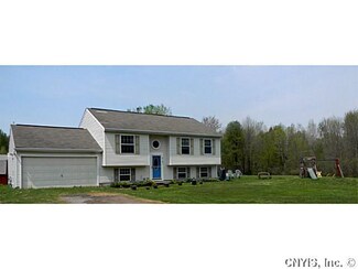 2141 Rabbit Ln, Phoenix, NY 13135