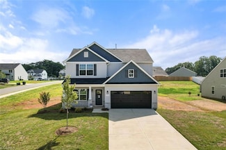 120 Sugar Maple Dr, King, NC 27021