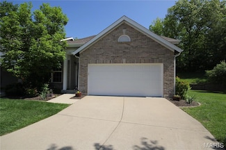 1209 Hunters Chase Dr, Eureka, MO 63025