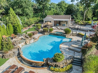 62 Line Rd, Holmdel, NJ 07733