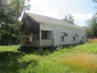 836 E 10th St, Ottawa, KS 66067