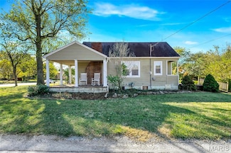 1212 N Moreland Rd, Moro, IL 62067