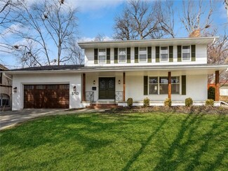 5703 Woodland Rd, Des Moines, IA 50312
