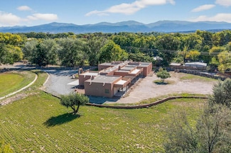 84 N Shining Sun, Santa Fe, NM 87506