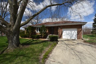 833 Parkside Dr, Wheaton, IL 60187