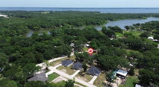 801 Crestway Dr, West Tawakoni, TX 75474