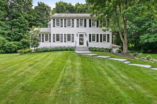 16 Village Ln, Hingham, MA 02043