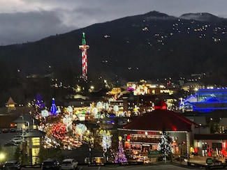 102 Baskins Creek Bypass, Gatlinburg, TN 37738