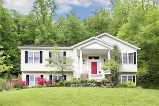 43 Hickory Rd, Sloatsburg, NY 10974