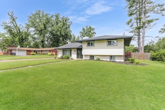 867 Park Plaza Dr, Evansville, IN 47715