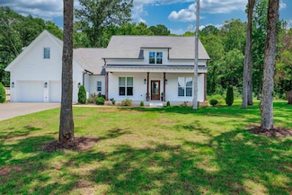 108 River Colors Dr, Muscle Shoals, AL 35661