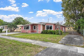 1801 Lauderdale Manor Dr, Fort Lauderdale, FL 33311