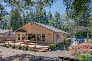 180 N Mount Christie Dr, Hoodsport, WA 98548