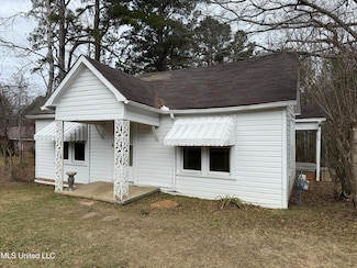 834 Highway 12 E, Kosciusko, MS 39090