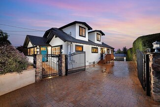 3252 Highland Dr, Carlsbad, CA 92008