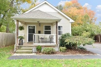 9 Alaska St, Coventry, RI 02816