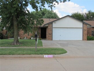 755 W Forest Dr, Mustang, OK 73064