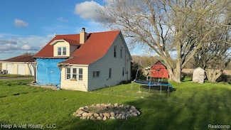 2258 N Schoenherr Rd, Custer, MI 49405
