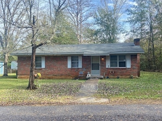 197 Village Cir, Fort Deposit, AL 36032