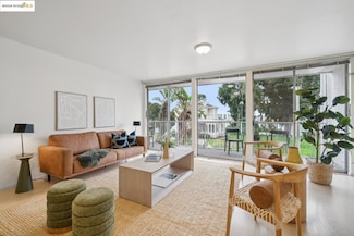 1425 Lakeside Dr Unit 201, Oakland, CA 94612