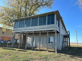 242 Ramsey Dr, Craig, MO 64437