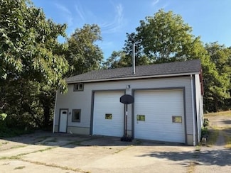 3105 Bennetts Run Rd, Beaver Falls, PA 15010