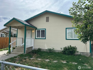 313 N G St, Toppenish, WA 98948