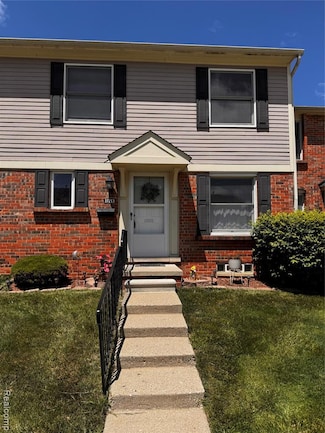 37263 Great Oaks Ct, Clinton Township, MI 48036
