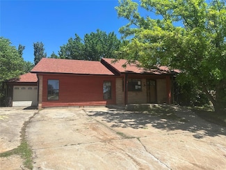 816 N Ramblin Oaks Dr, Moore, OK 73160