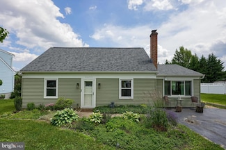 2647 Hemlock Dr, Columbia, PA 17512
