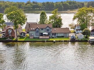 1176 Lakeside Dr, Howell, MI 48843