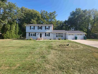 6910 W Crestwood Dr, Delphi, IN 46923