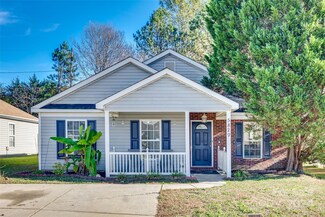 5829 Greenway Vista Ln, Charlotte, NC 28216