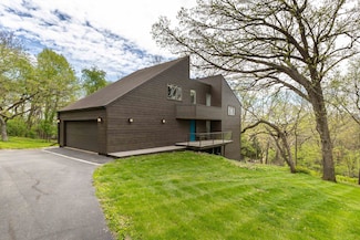 9900 Military Rd, Dubuque, IA 52003