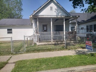 718 N 14th 1/2 St, Terre Haute, IN 47807