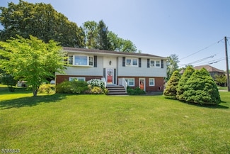 62 Sand Rd, Fairfield, NJ 07004