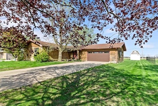 415 S 10th St, Gas City, IN 46933